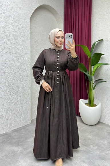 Weak Blue Kadın Kahverengi Elbise Uzun Düğmeli Belden Bağlama Detaylı Tesettür Elbise Rahat Kalıp Günlük Şık Kombin