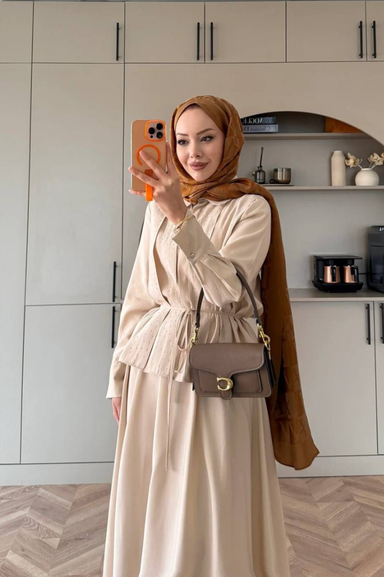 Weak Blue Kadın Krem Elbise Uzun Düğmeli Belden Bağlama Detaylı Tesettür Elbise Rahat Kalıp Günlük Şık Kombin