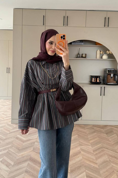 Çizgili Belden Oturtmalı Poplin Gömlek